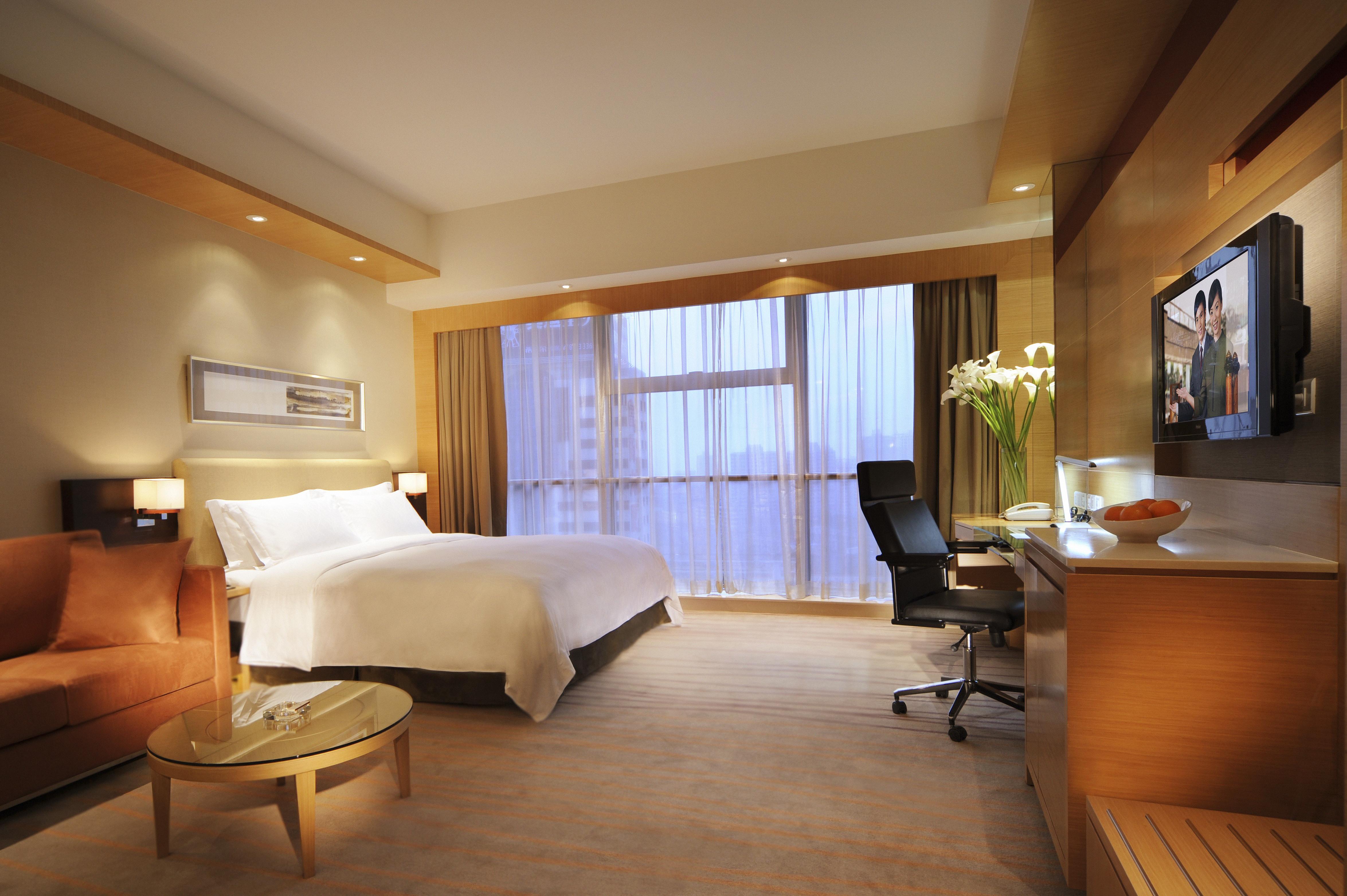 New World Wuhan Hotel Bagian luar foto