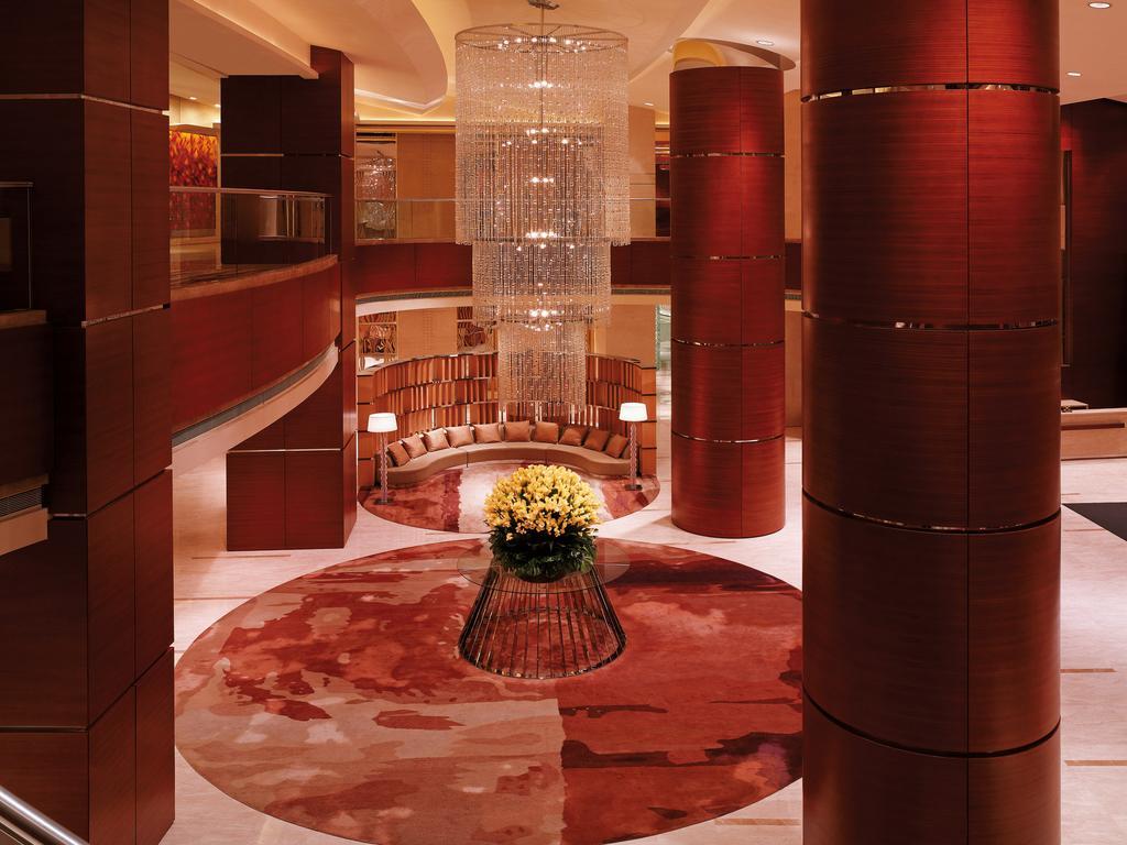 New World Wuhan Hotel Bagian luar foto